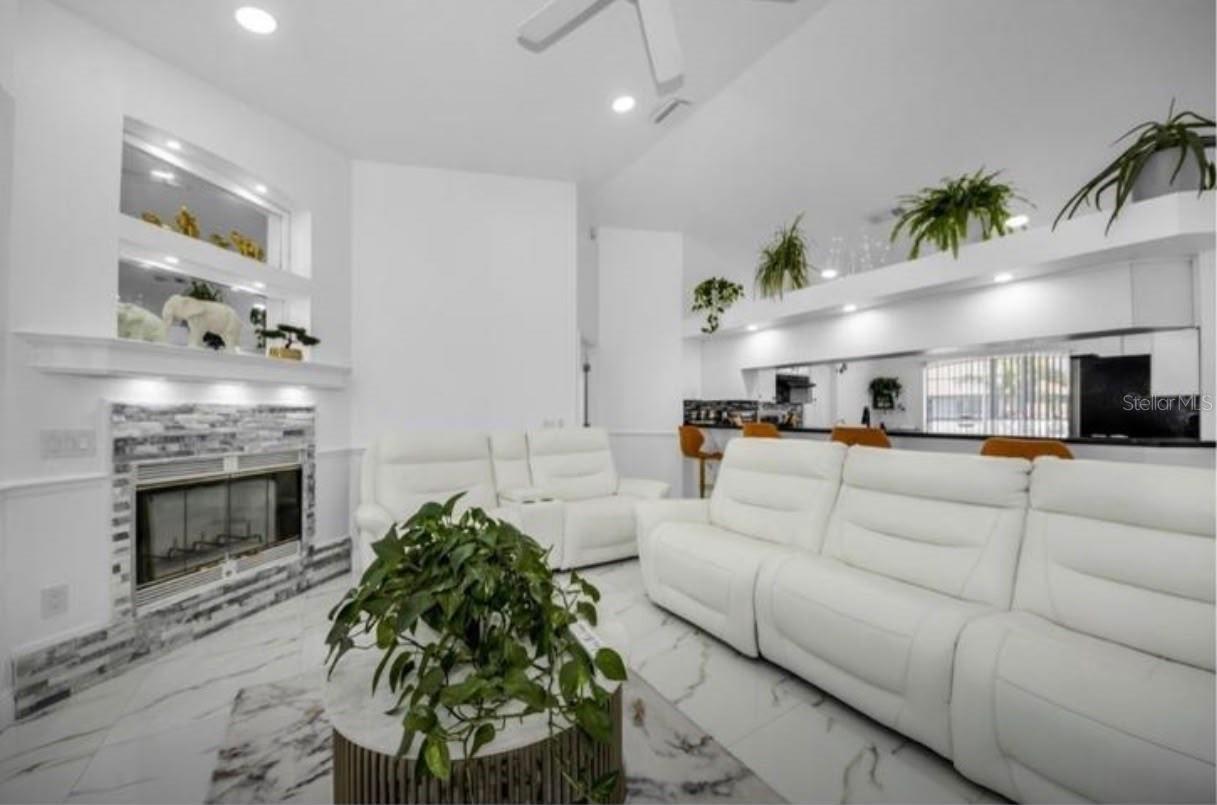 5451 TROPIC DR — photo 7