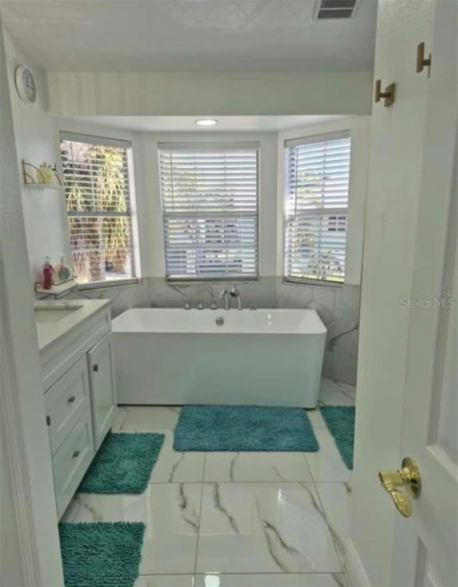 5451 TROPIC DR — photo 23