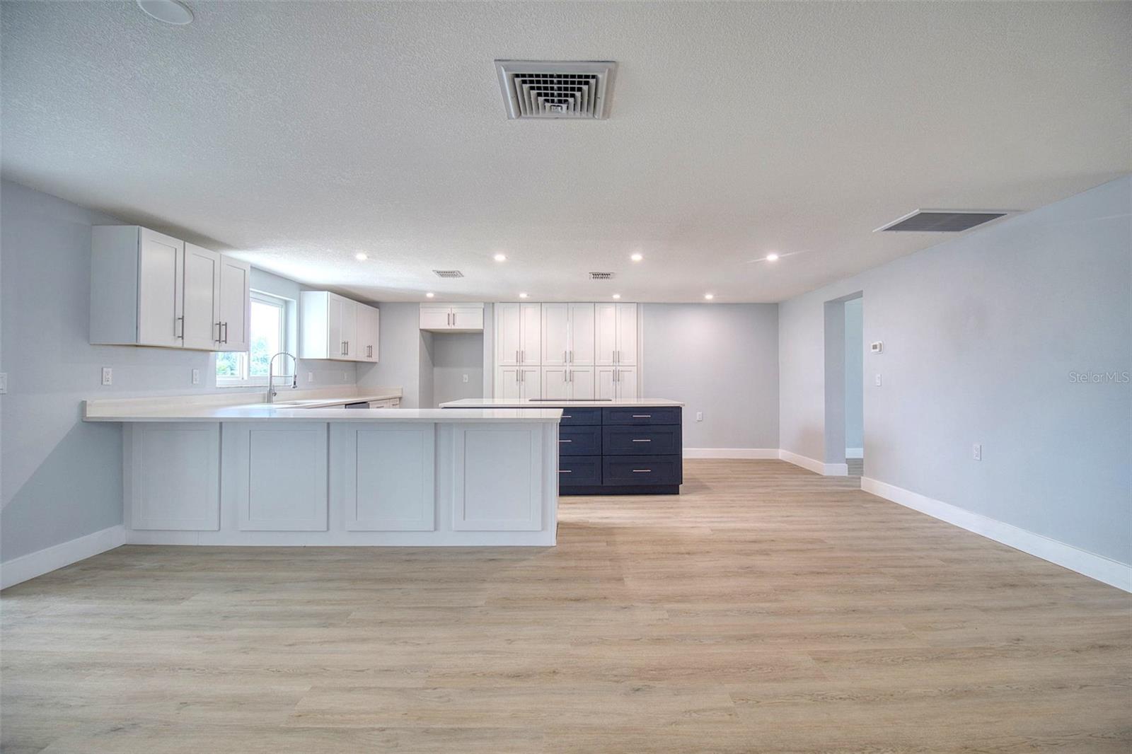 13812 MATTIX AVE — photo 12
