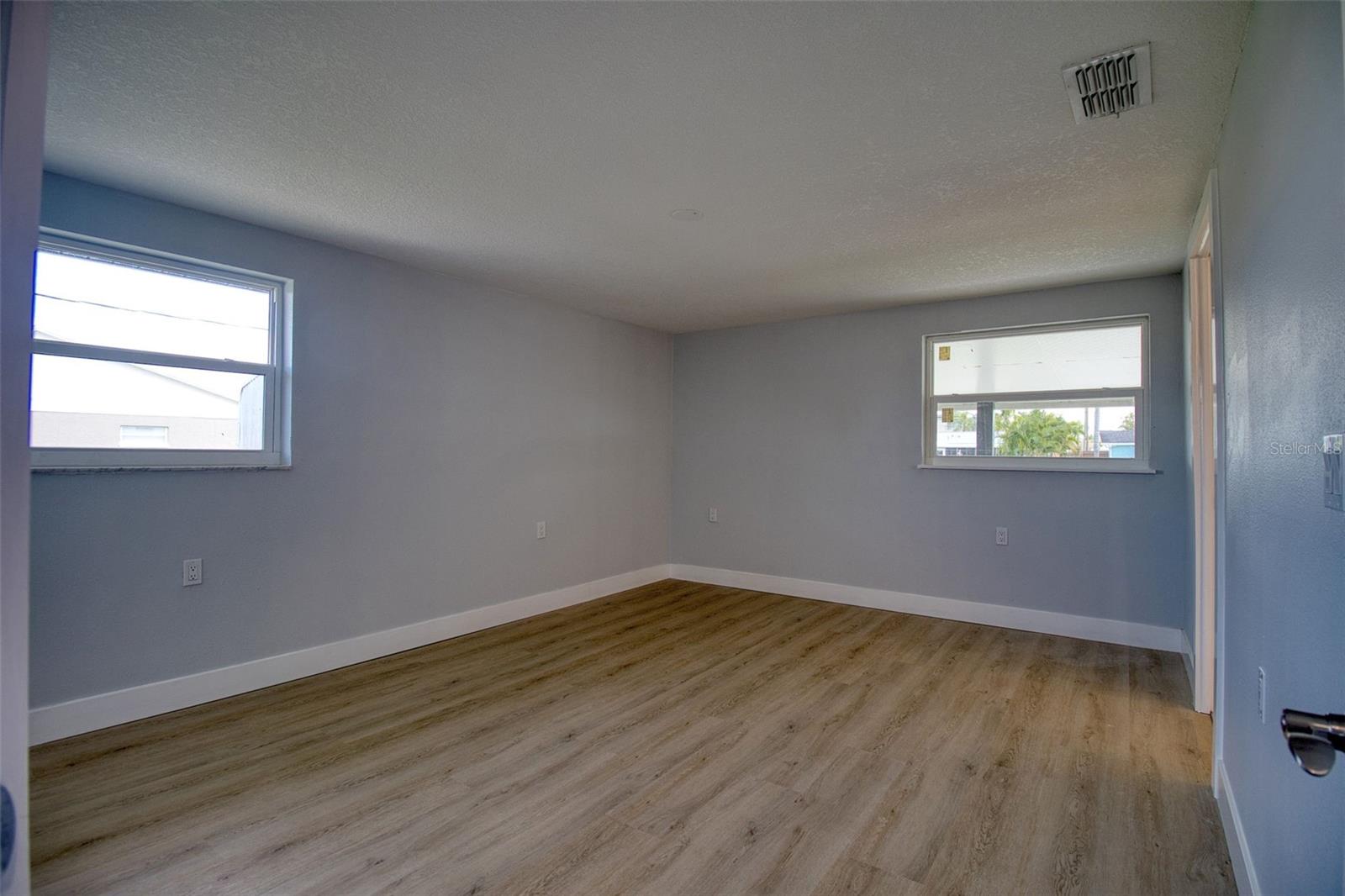 13812 MATTIX AVE — photo 28