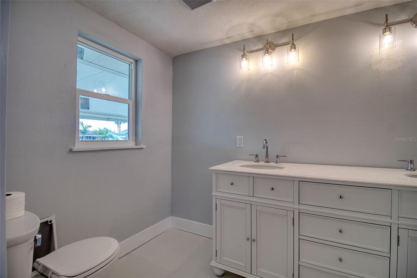 13812 MATTIX AVE — photo 30