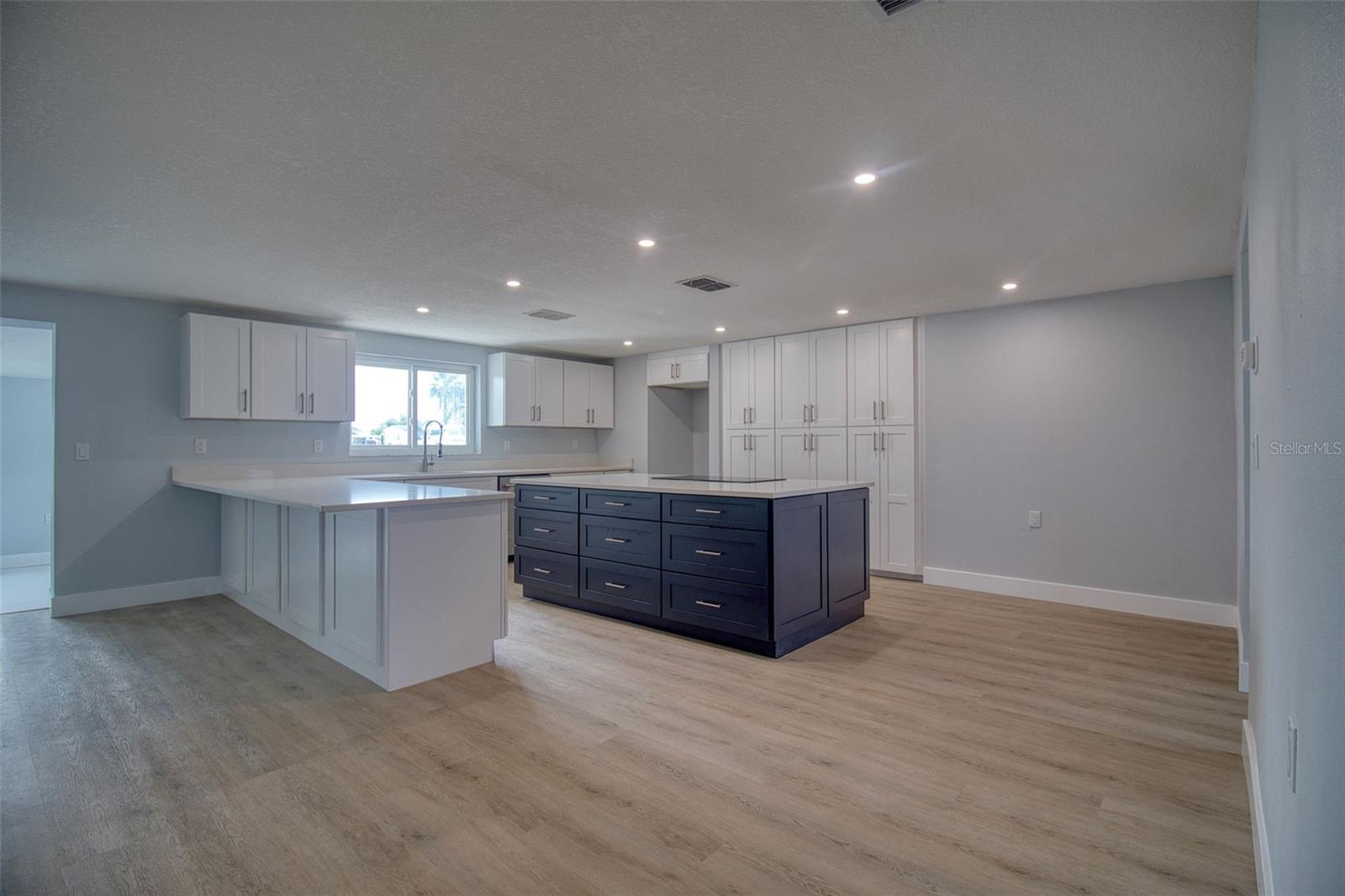 13812 MATTIX AVE — photo 17