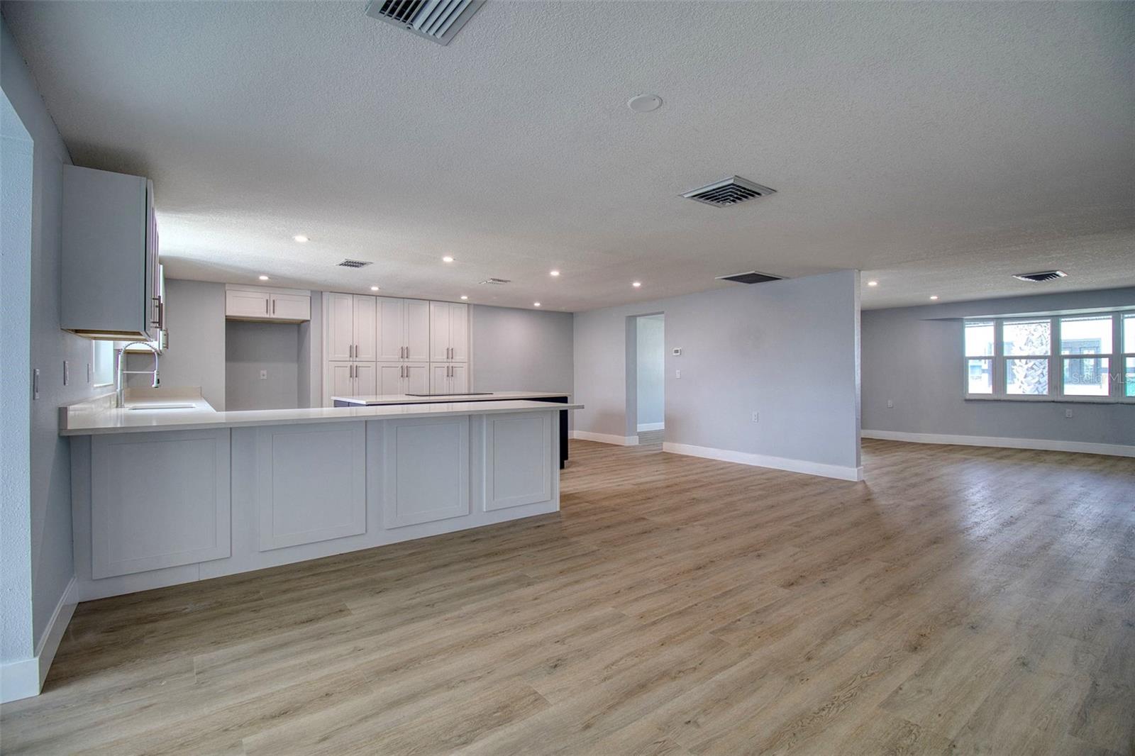 13812 MATTIX AVE — photo 18