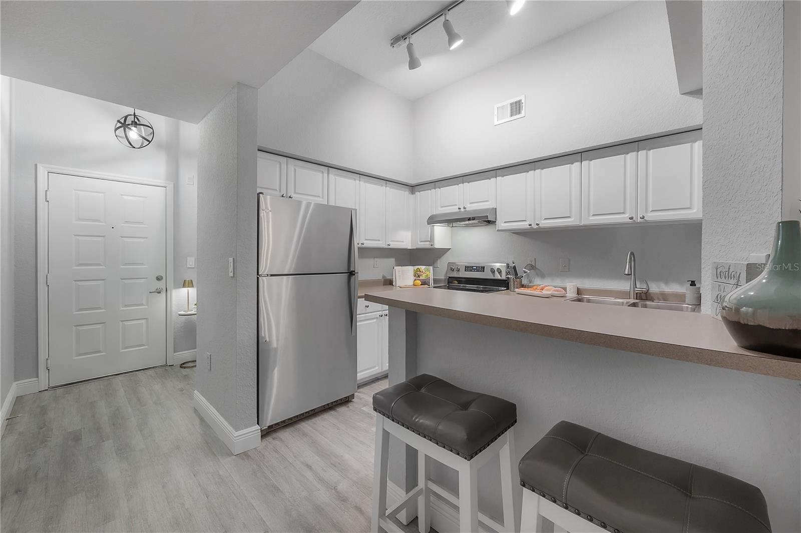 402 S ARMENIA AVE #114 — photo 8