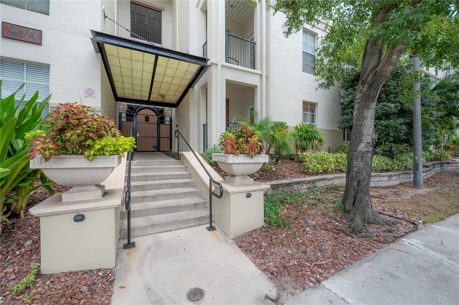 402 S ARMENIA AVE #114 — photo 46