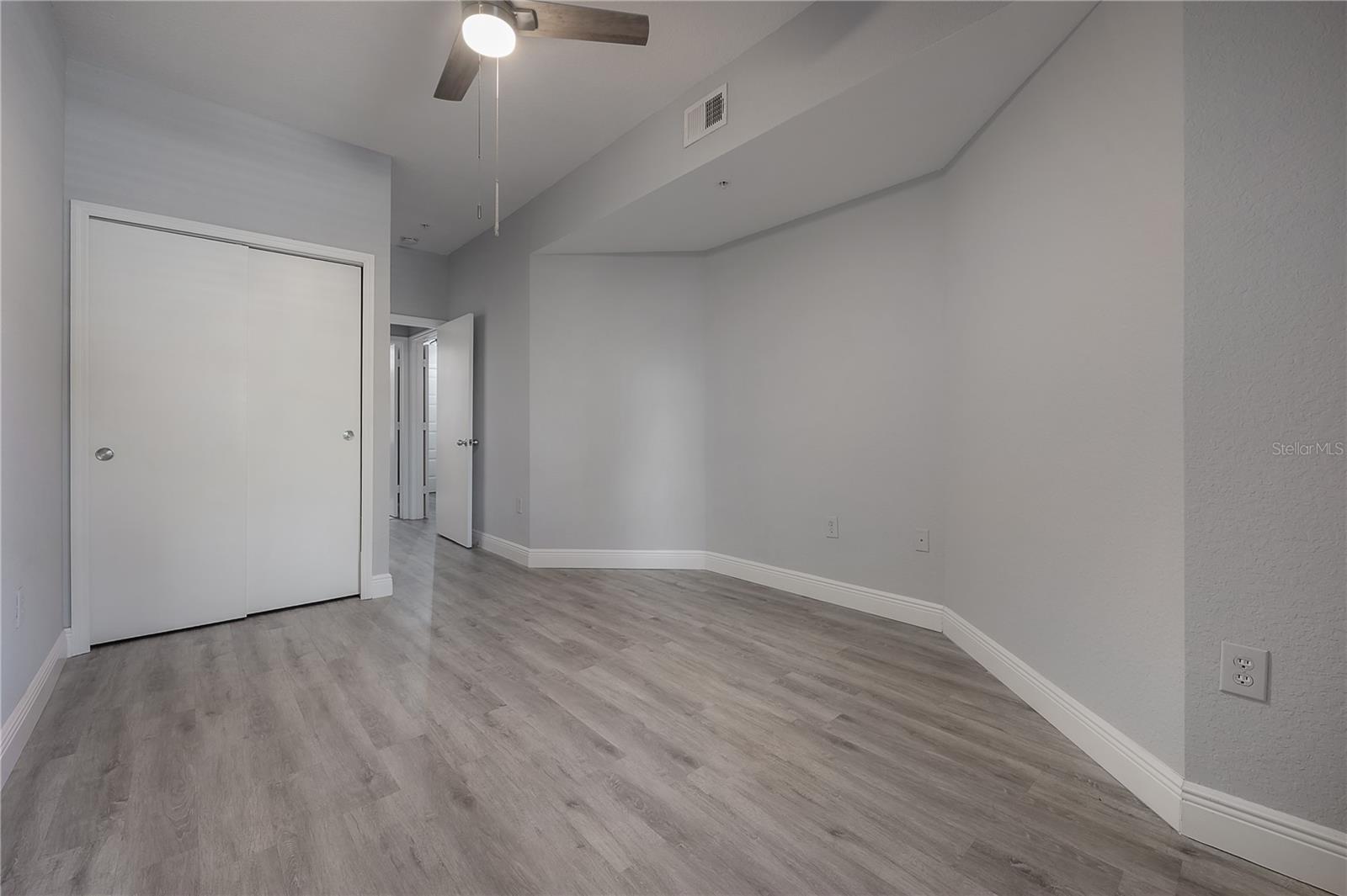 402 S ARMENIA AVE #114 — photo 32