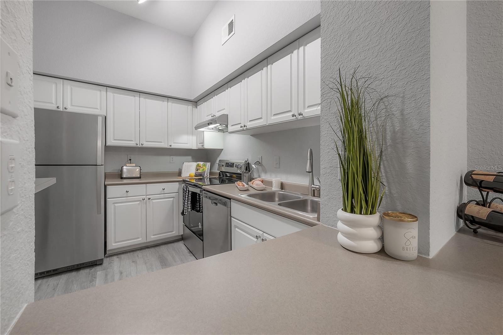 402 S ARMENIA AVE #114 — photo 12