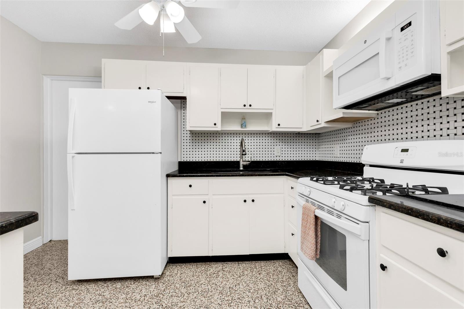 6235 COLUMBIA DR — photo 20