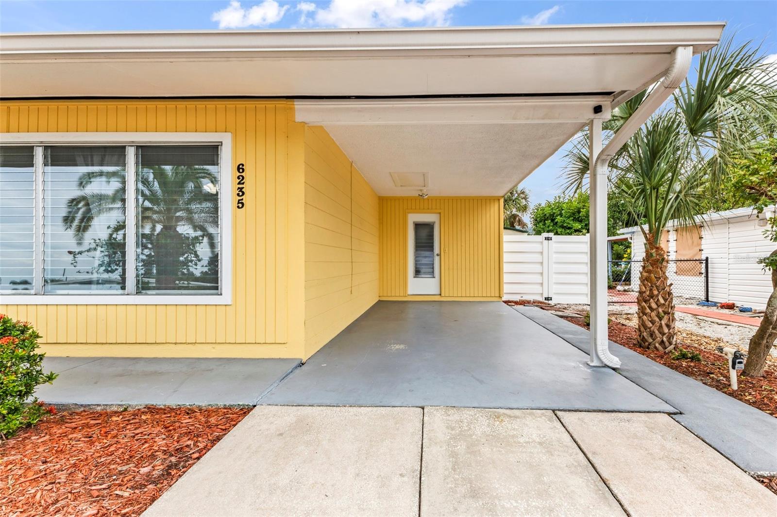 6235 COLUMBIA DR — photo 39