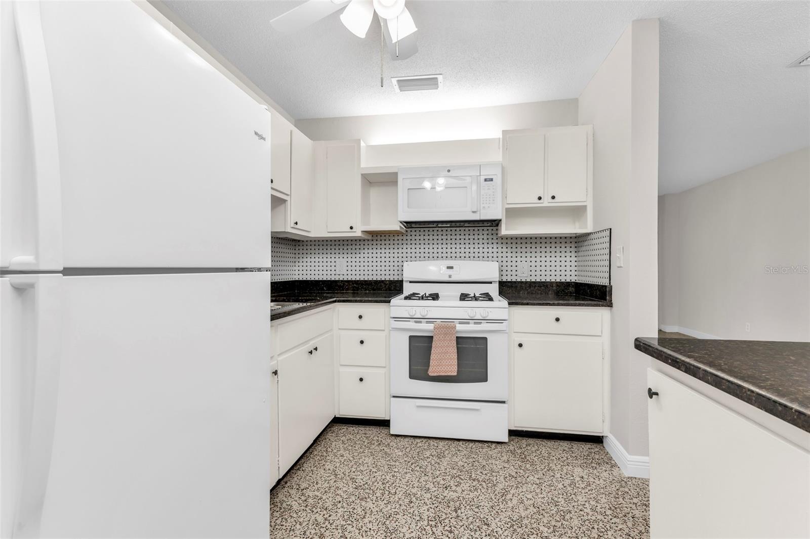 6235 COLUMBIA DR — photo 21