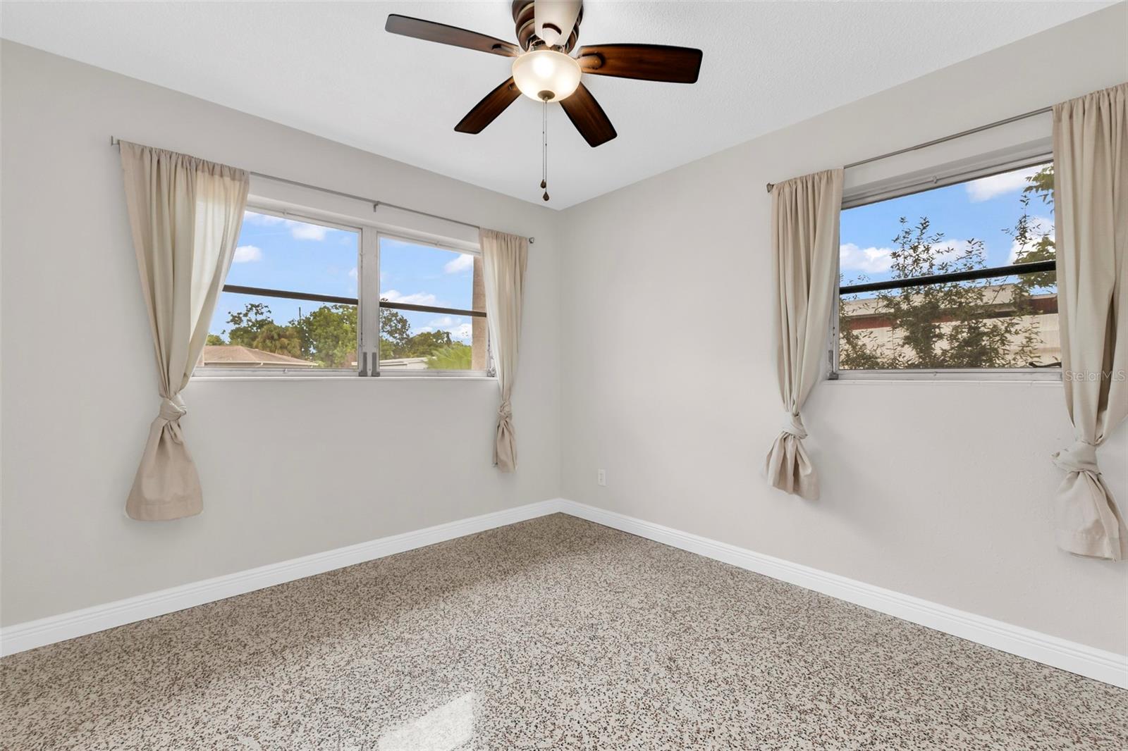 6235 COLUMBIA DR — photo 32