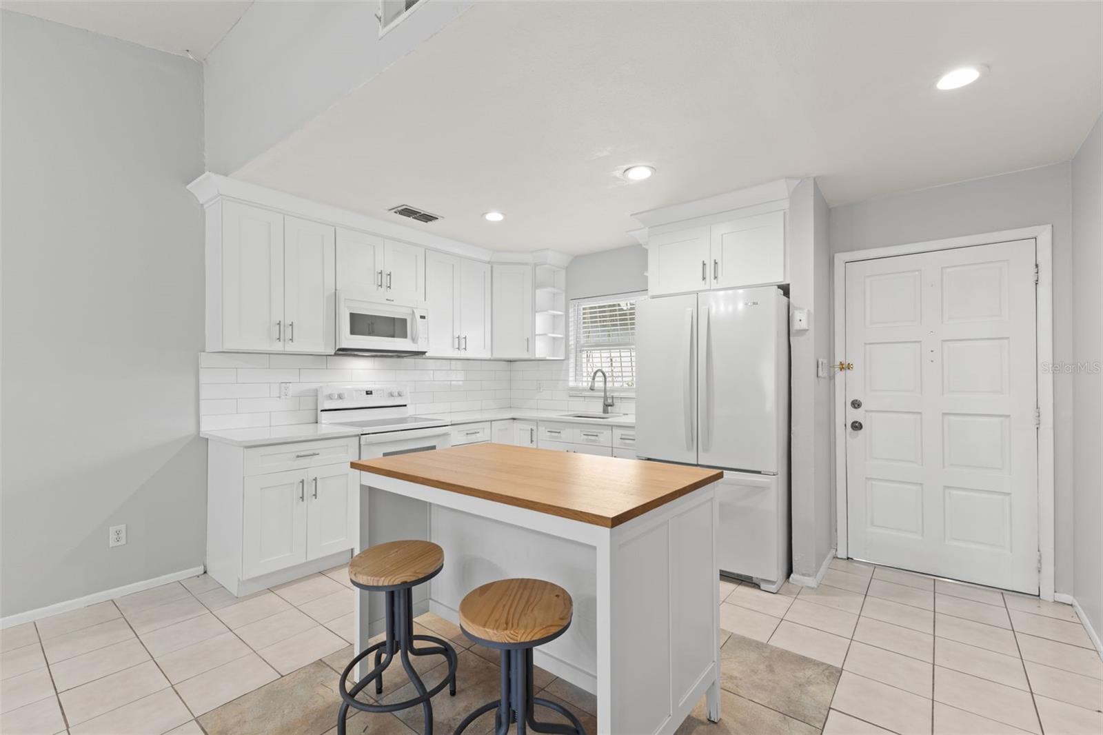 4471 W HUMPHREY ST — photo 8
