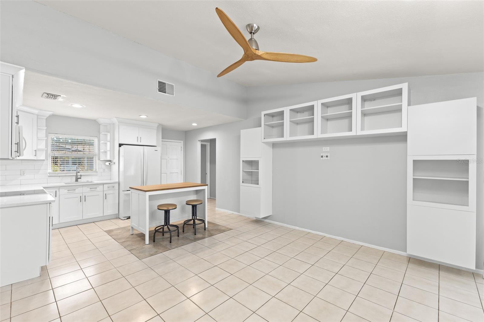 4471 W HUMPHREY ST — photo 4