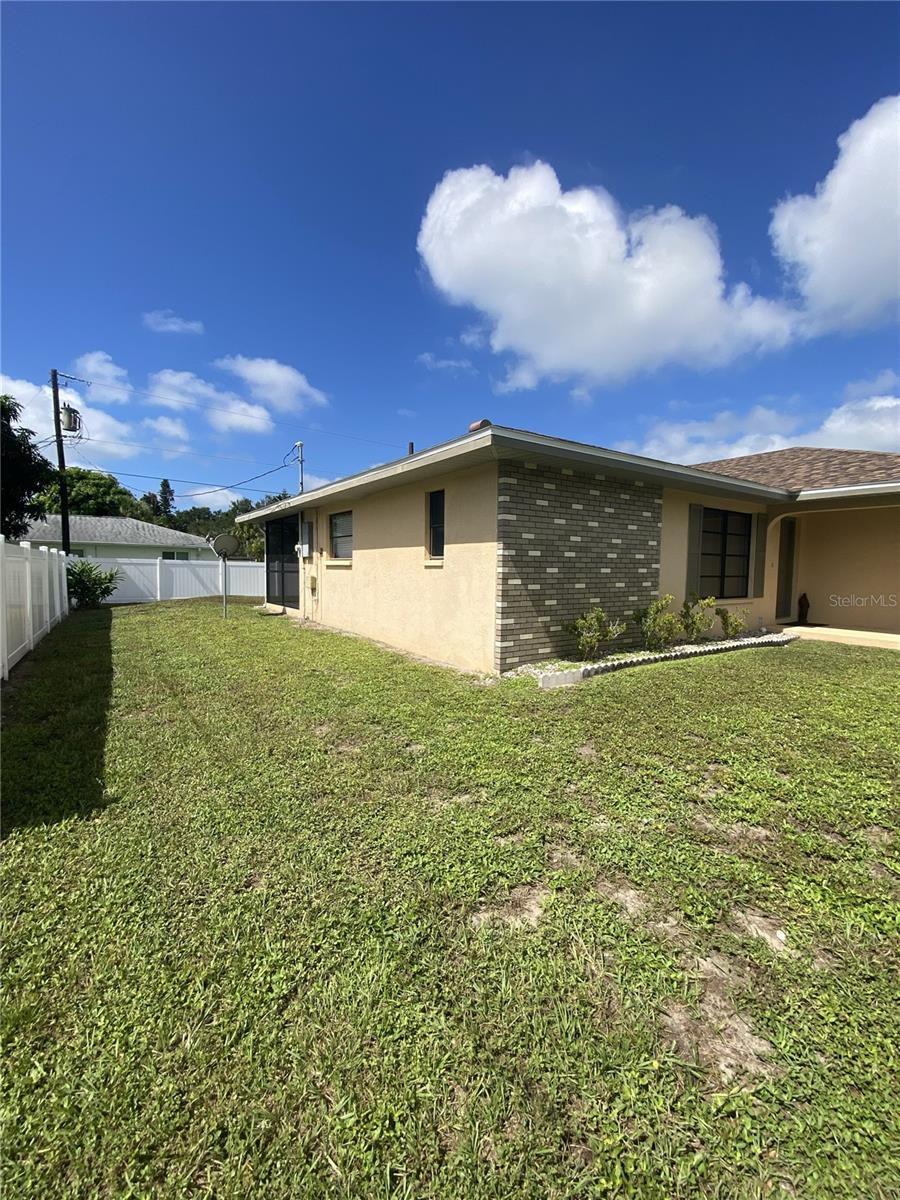 5050 LUCINE RD — photo 2