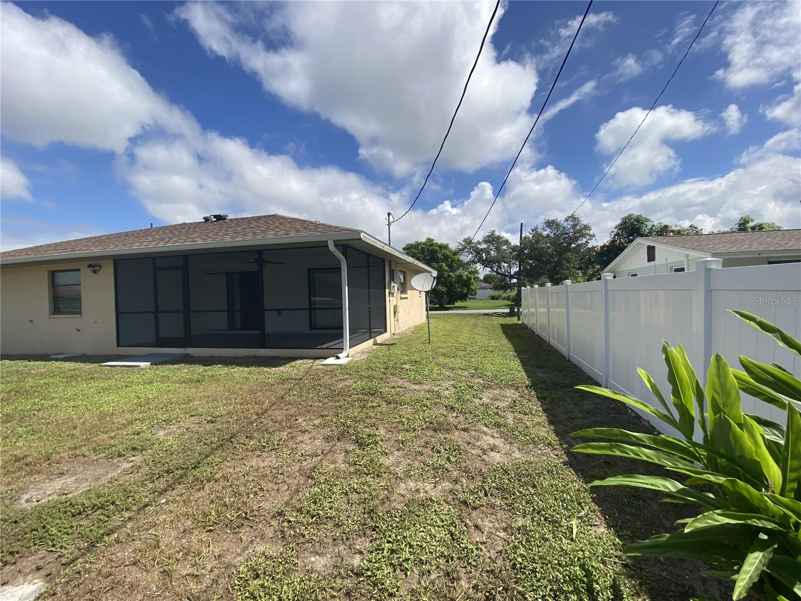 5050 LUCINE RD — photo 4