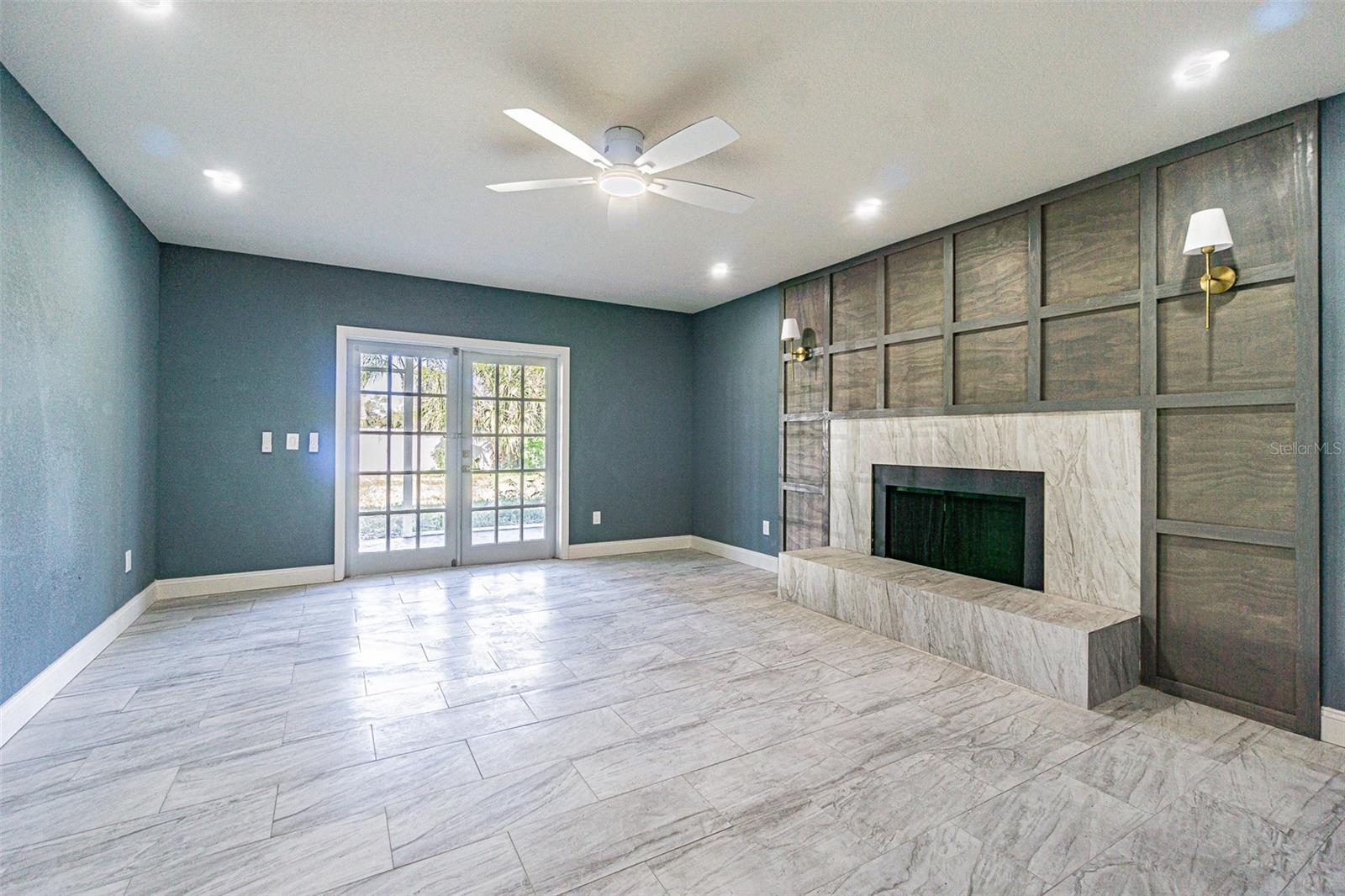 6379 CONNIEWOOD SQ — photo 8
