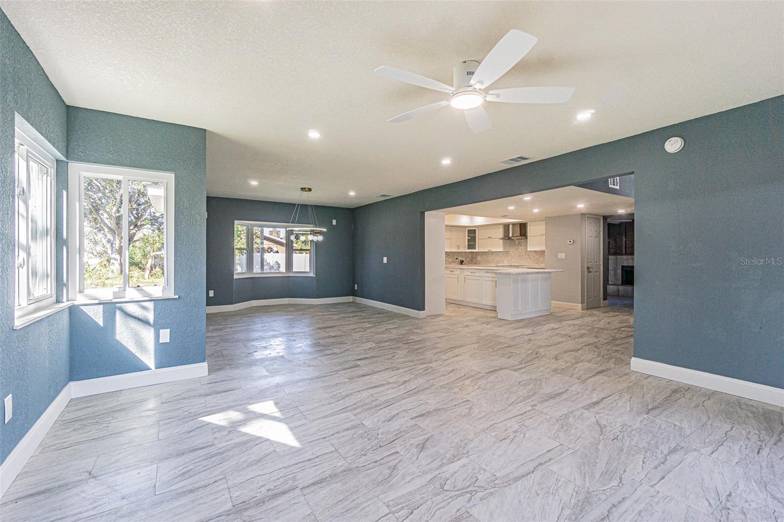 6379 CONNIEWOOD SQ — photo 7
