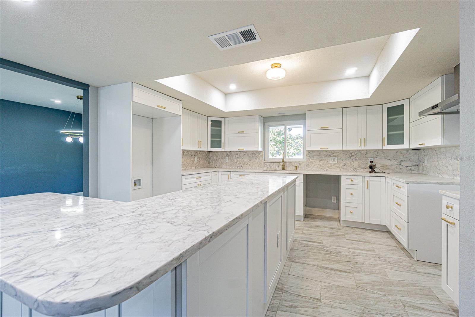 6379 CONNIEWOOD SQ — photo 4