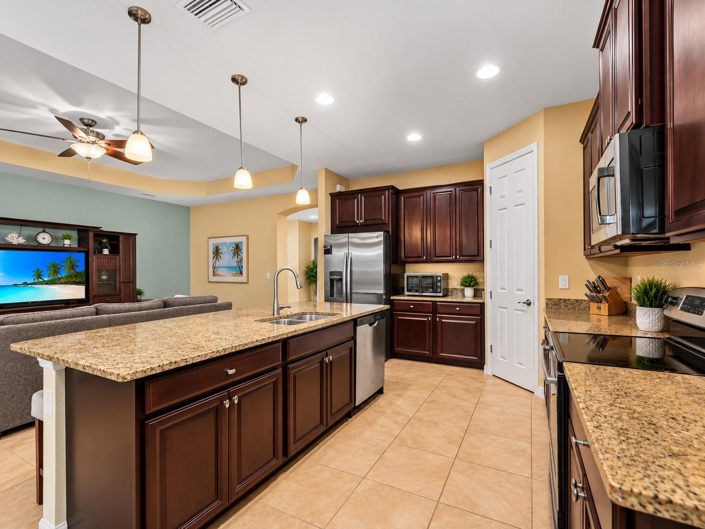 8938 PEREGRINE WAY — photo 11