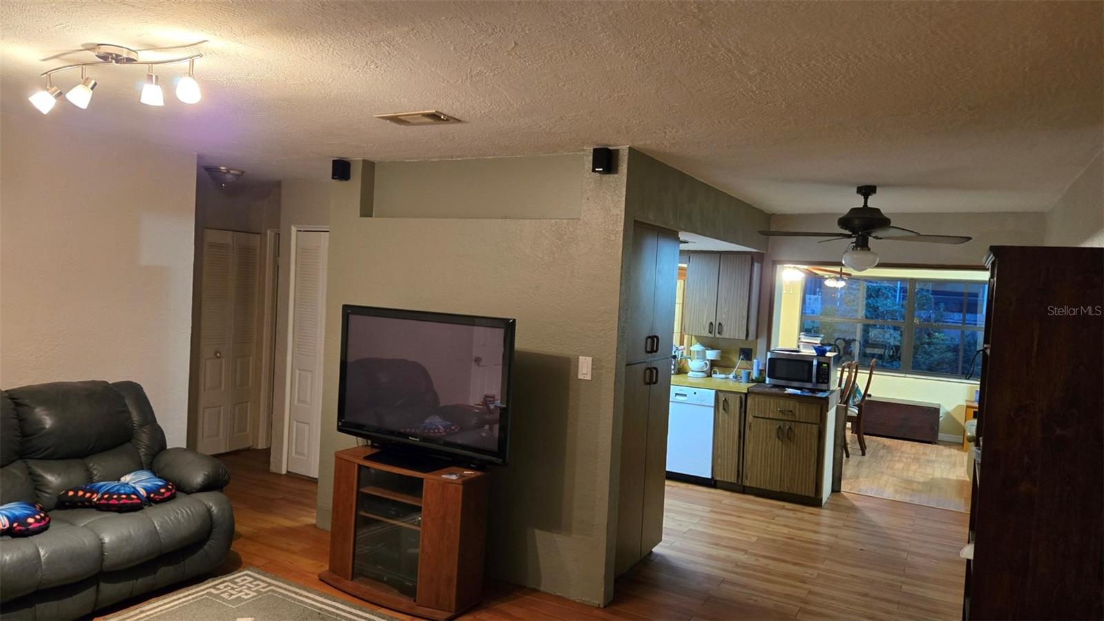 3763 KOSTEN PL — photo 4