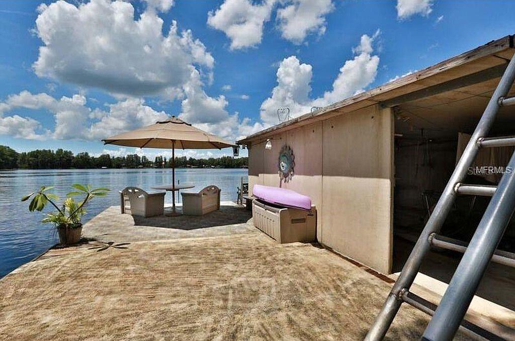 18620 WAYNE RD — photo 9