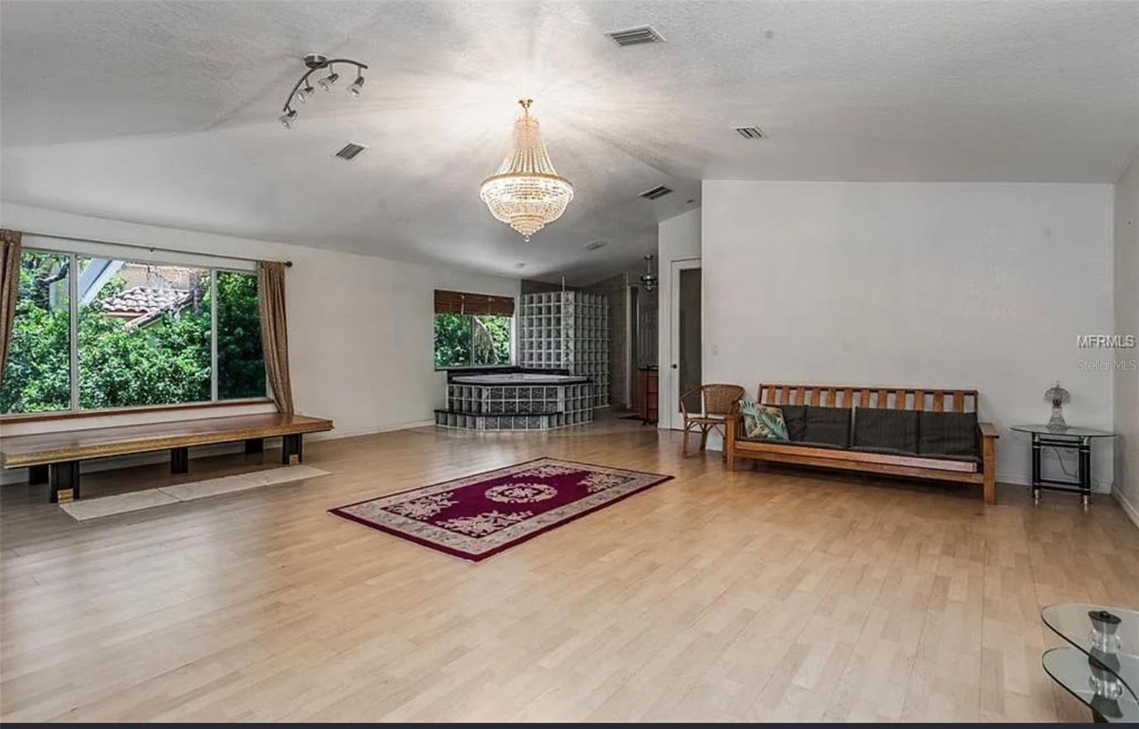 18620 WAYNE RD — photo 13