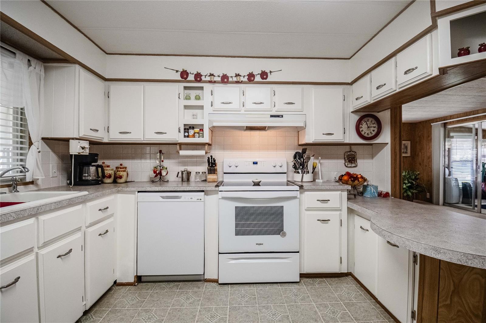 5600 ARROWHEAD DR — photo 12