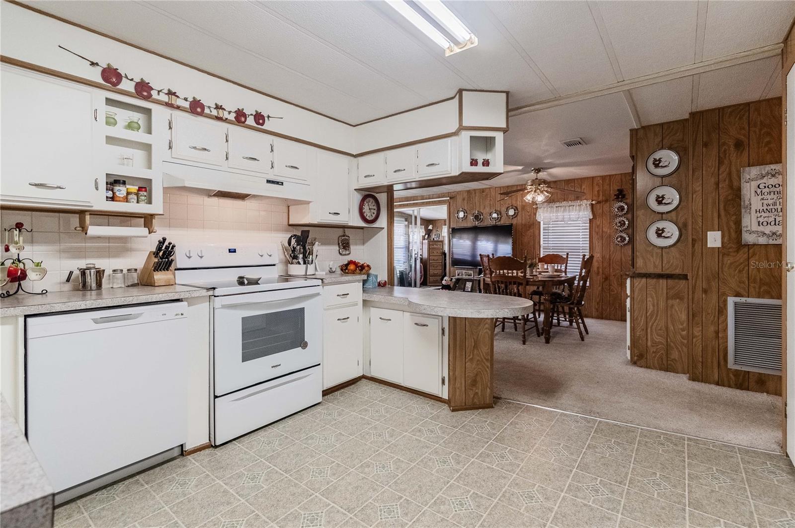 5600 ARROWHEAD DR — photo 13