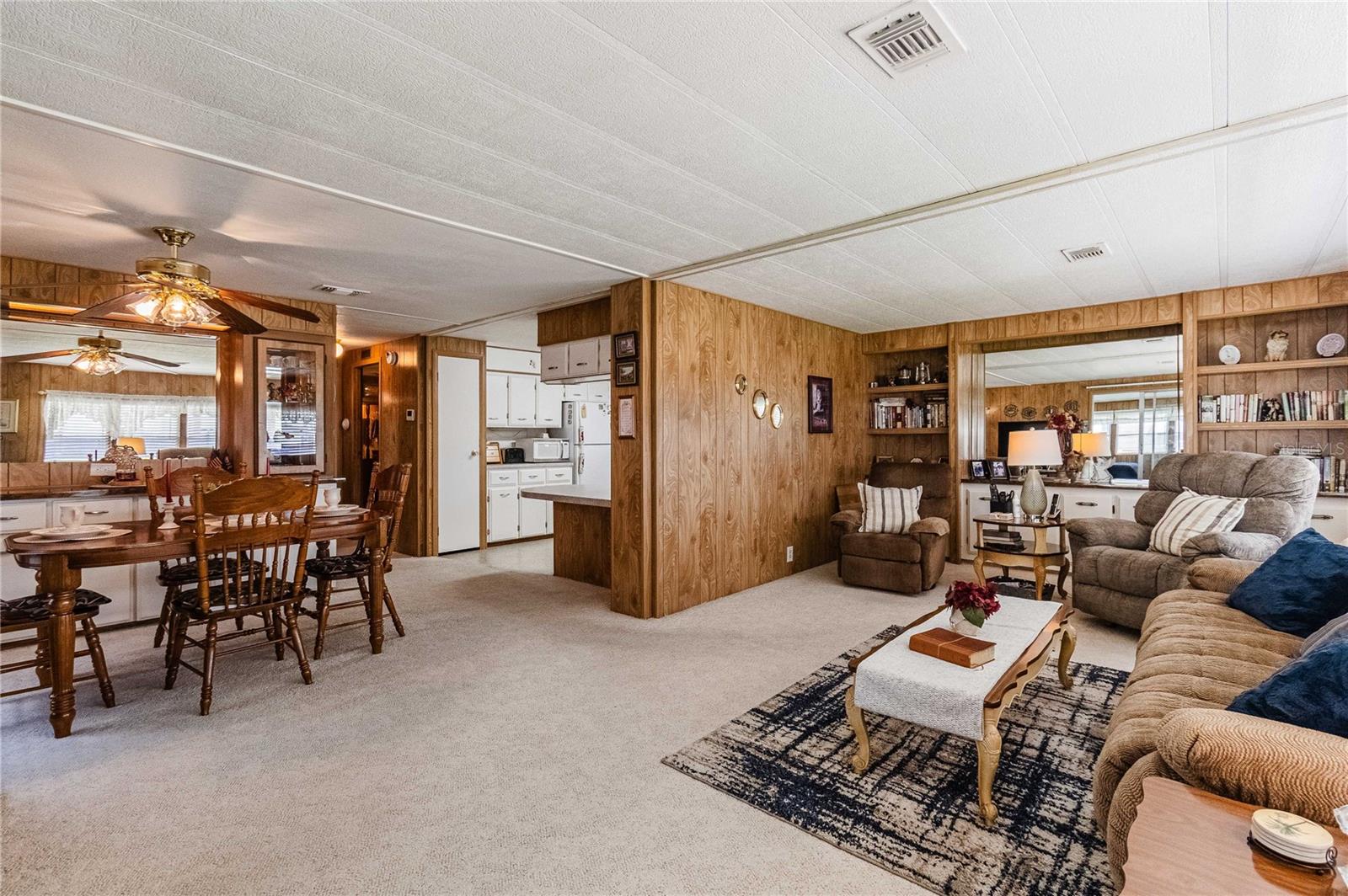 5600 ARROWHEAD DR — photo 18