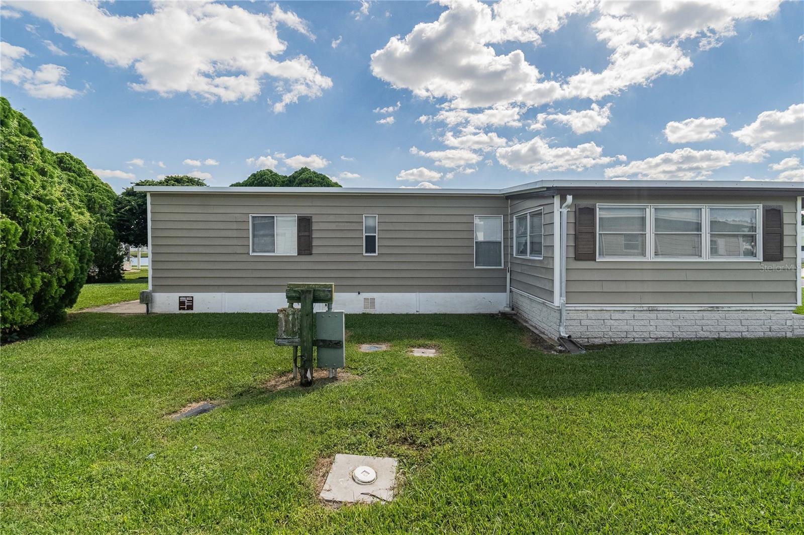 5600 ARROWHEAD DR — photo 4