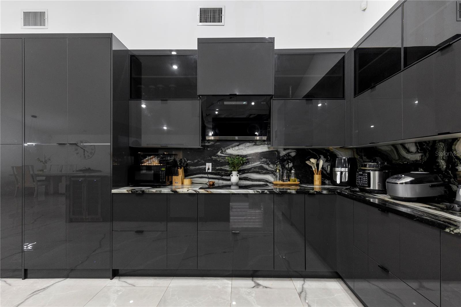 8019 N GOMEZ AVE — photo 18