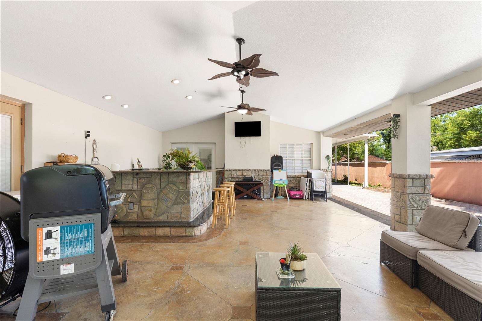 8019 N GOMEZ AVE — photo 50