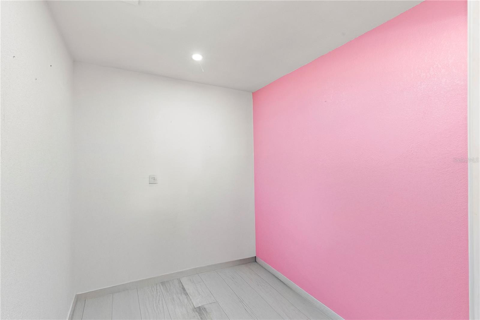 8019 N GOMEZ AVE — photo 29