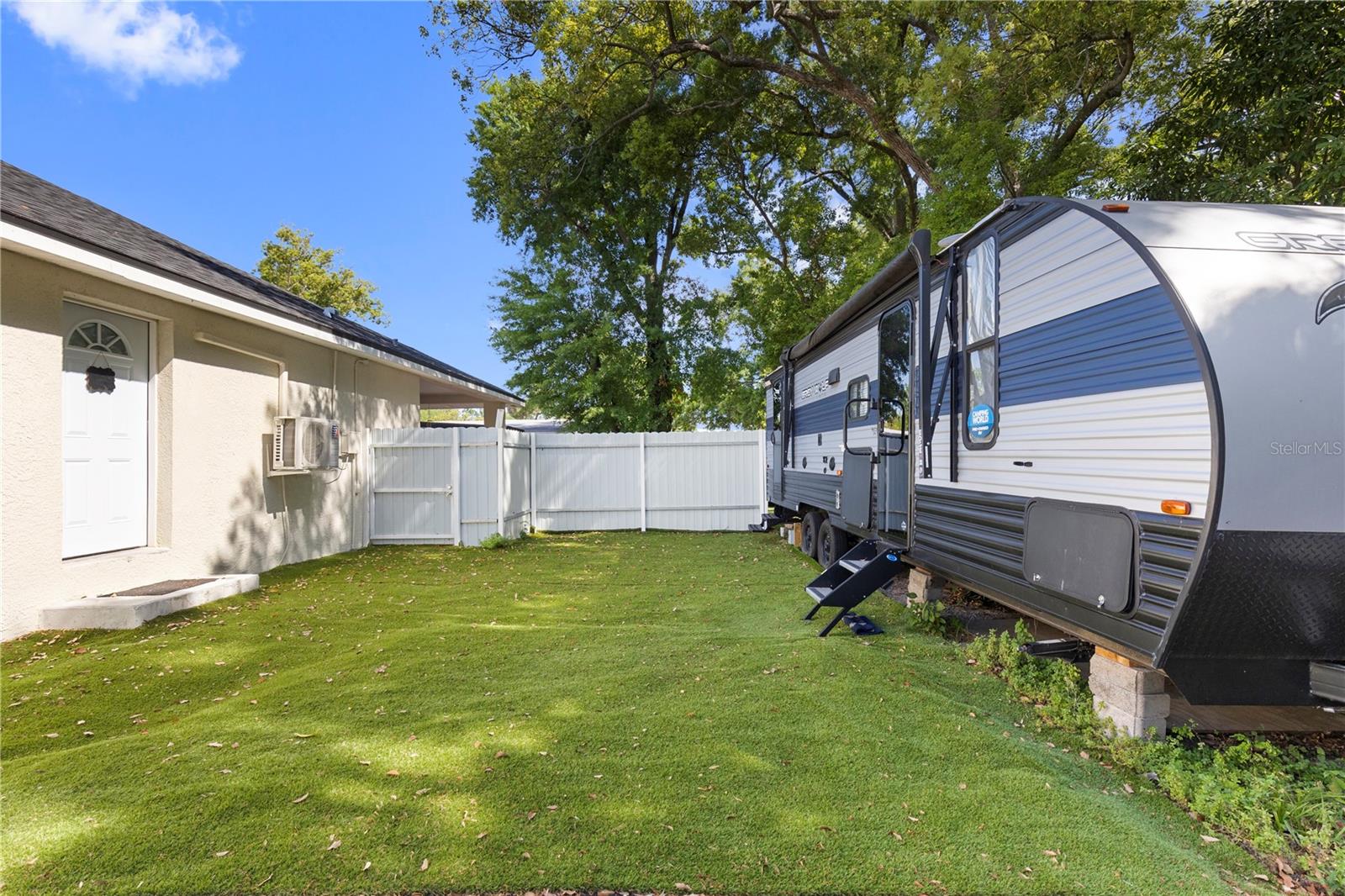 8019 N GOMEZ AVE — photo 45