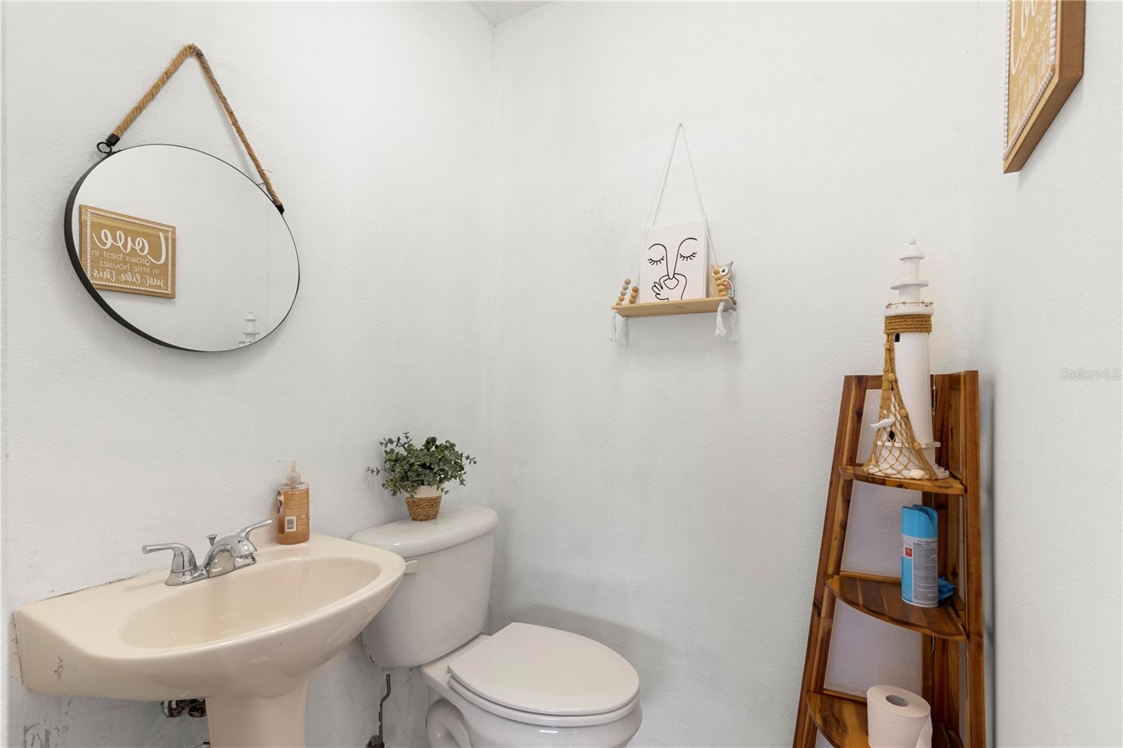 8019 N GOMEZ AVE — photo 57