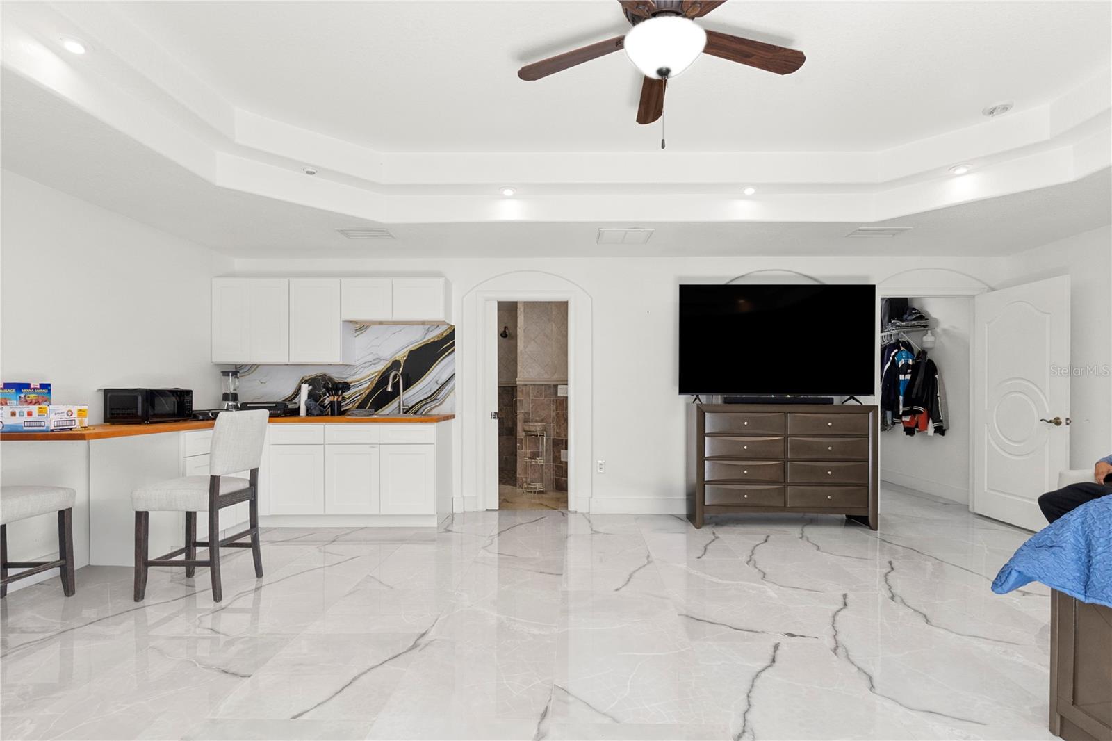 8019 N GOMEZ AVE — photo 38