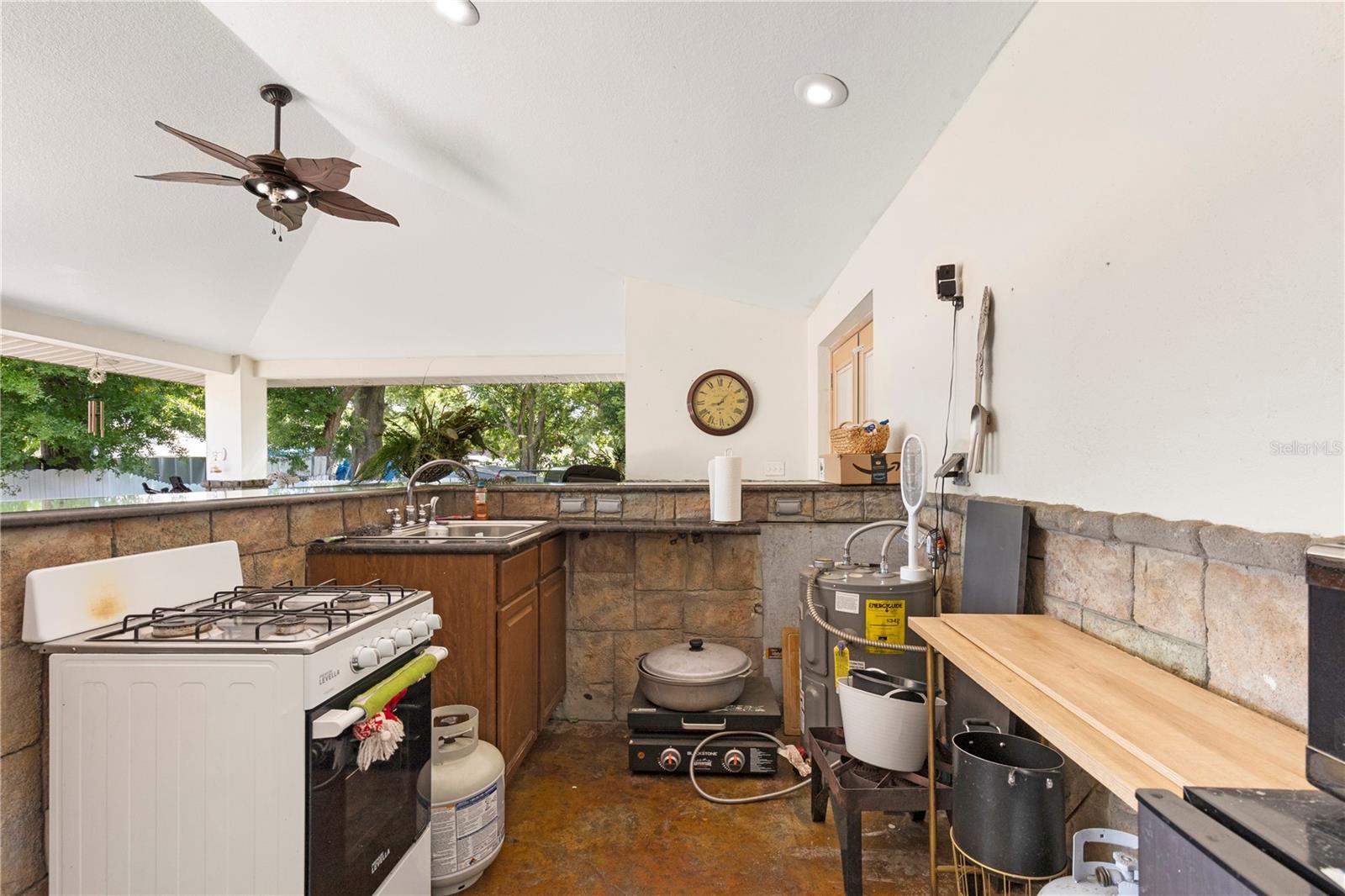 8019 N GOMEZ AVE — photo 55