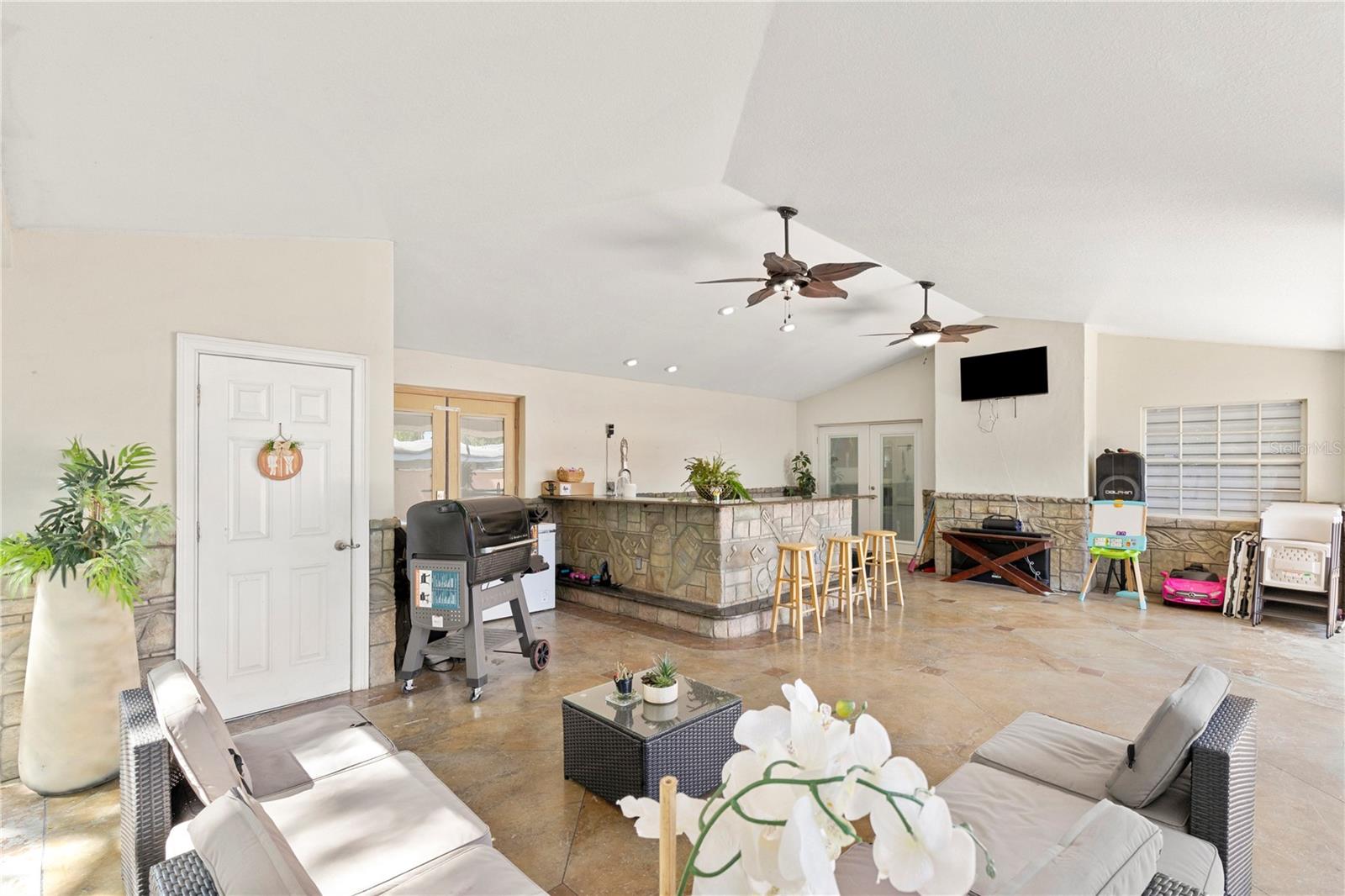 8019 N GOMEZ AVE — photo 51