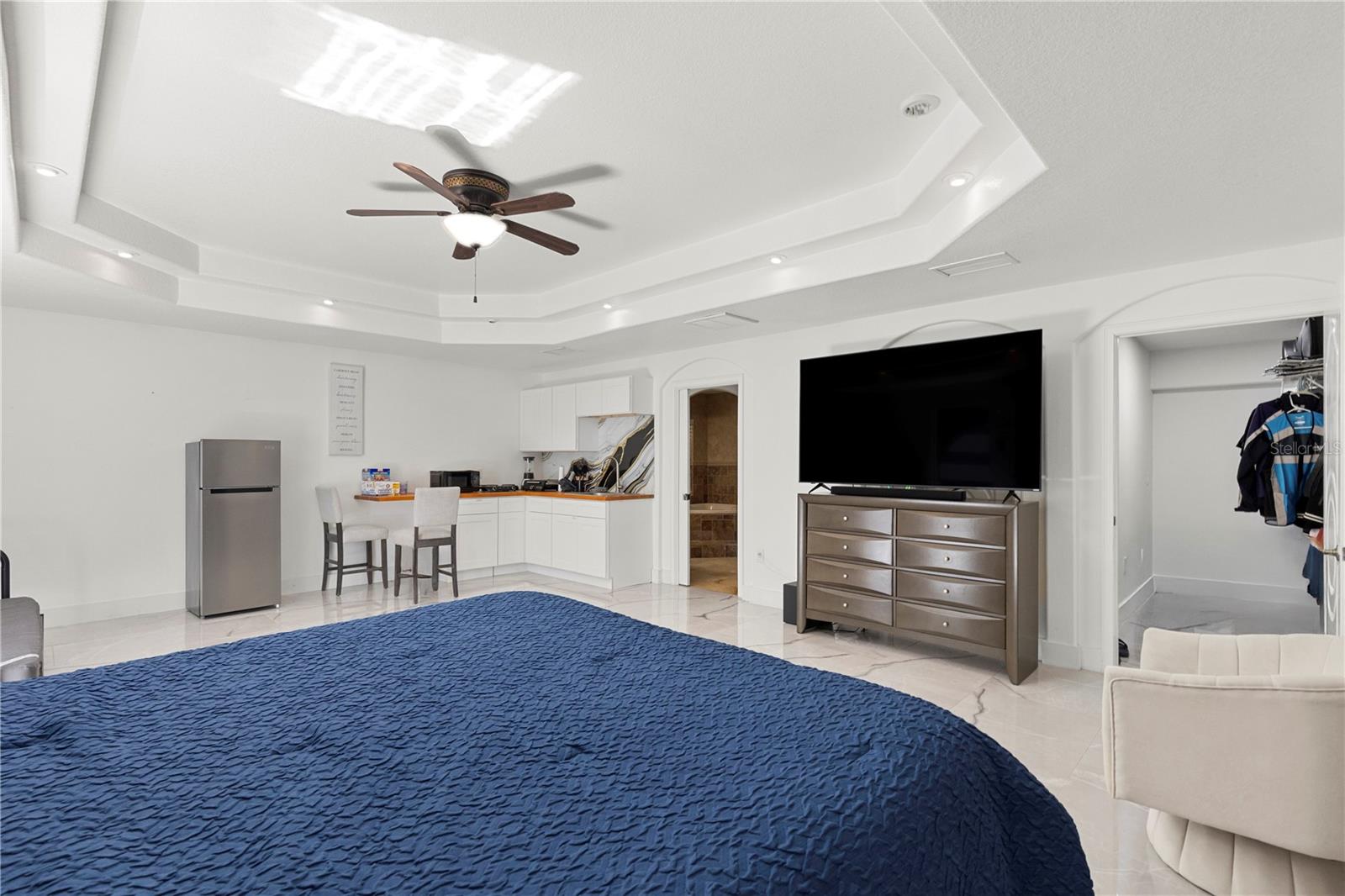8019 N GOMEZ AVE — photo 40