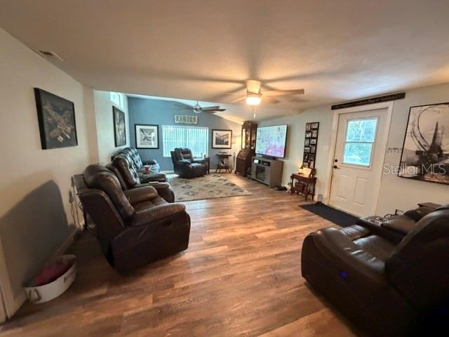 11615 GROVEWOOD AVE — photo 10