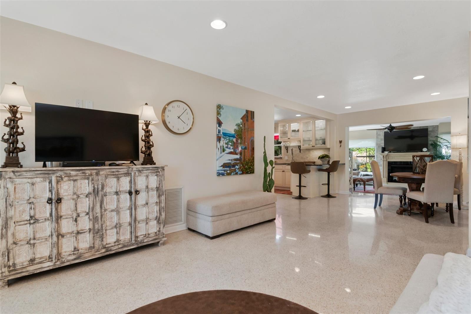 312 KEATING DR — photo 6