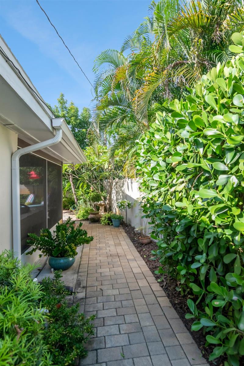 312 KEATING DR — photo 40