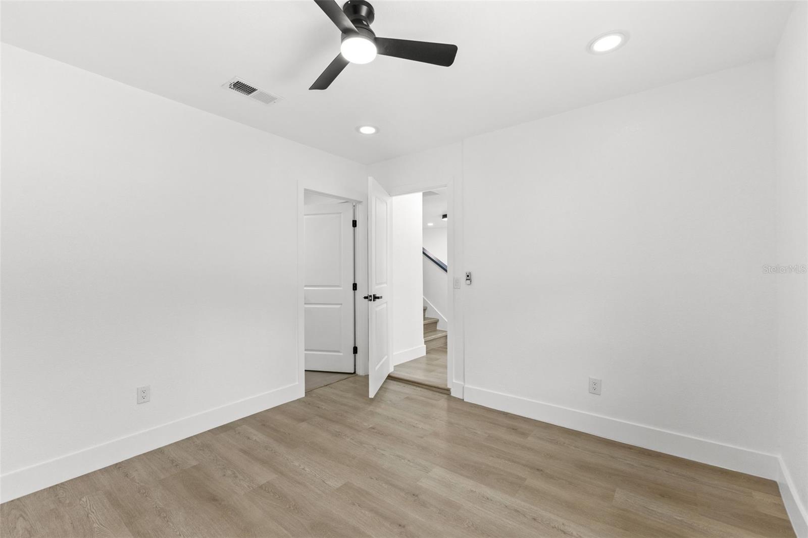 16116 SANDCREST WAY — photo 32