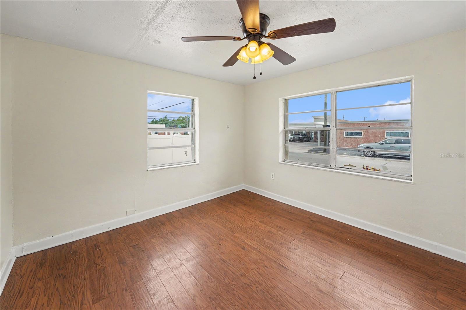 116 N DUNCAN AVE — photo 16