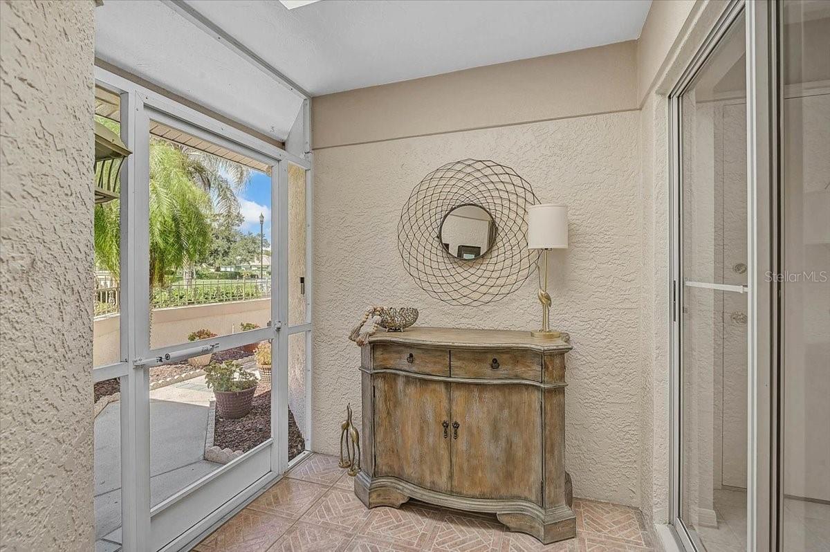 4238 CADDIE DR E — photo 4