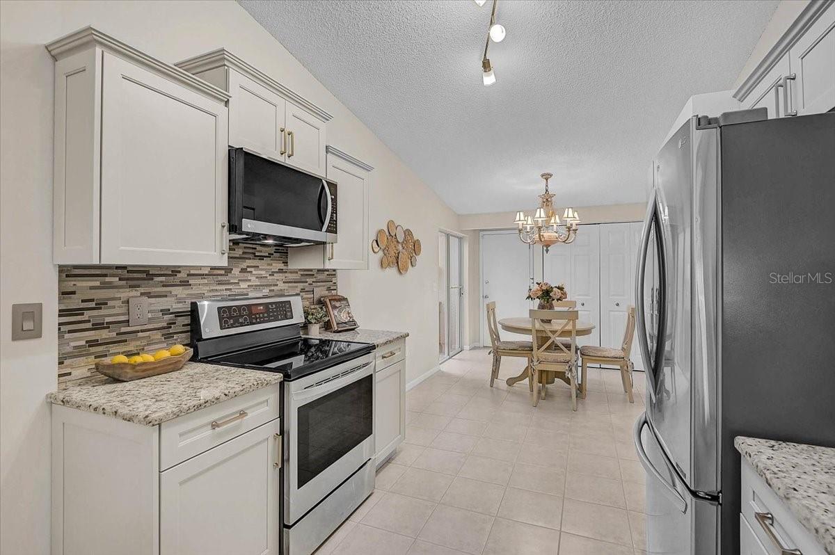 4238 CADDIE DR E — photo 6