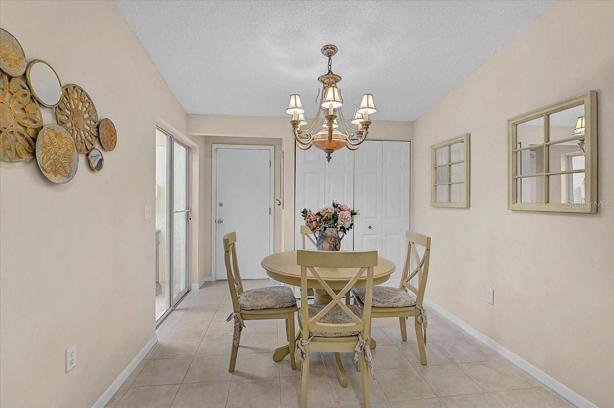4238 CADDIE DR E — photo 9
