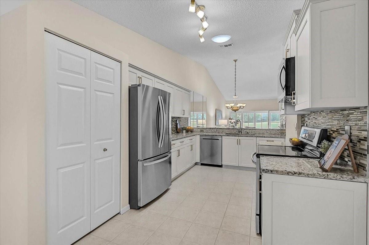 4238 CADDIE DR E — photo 8