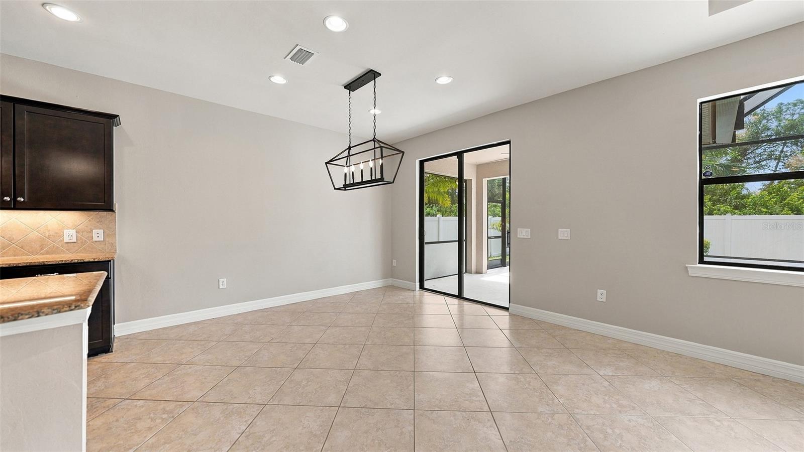 2571 SHERMAN OAK DR — photo 18