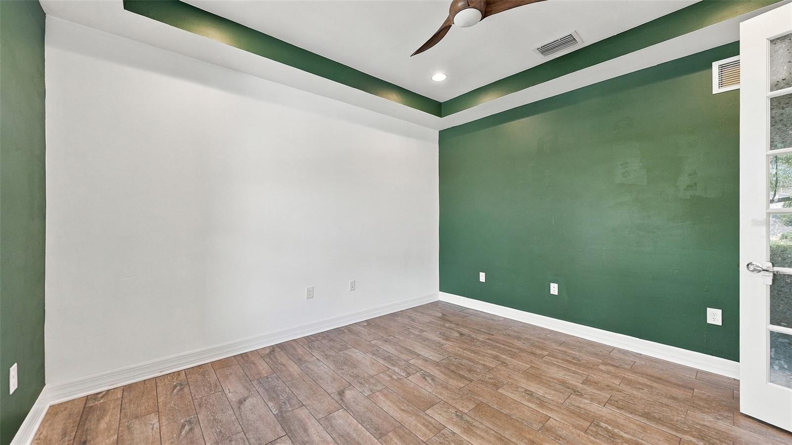 2571 SHERMAN OAK DR — photo 22